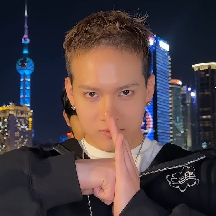 Latest photo of Peniel (BTOB)