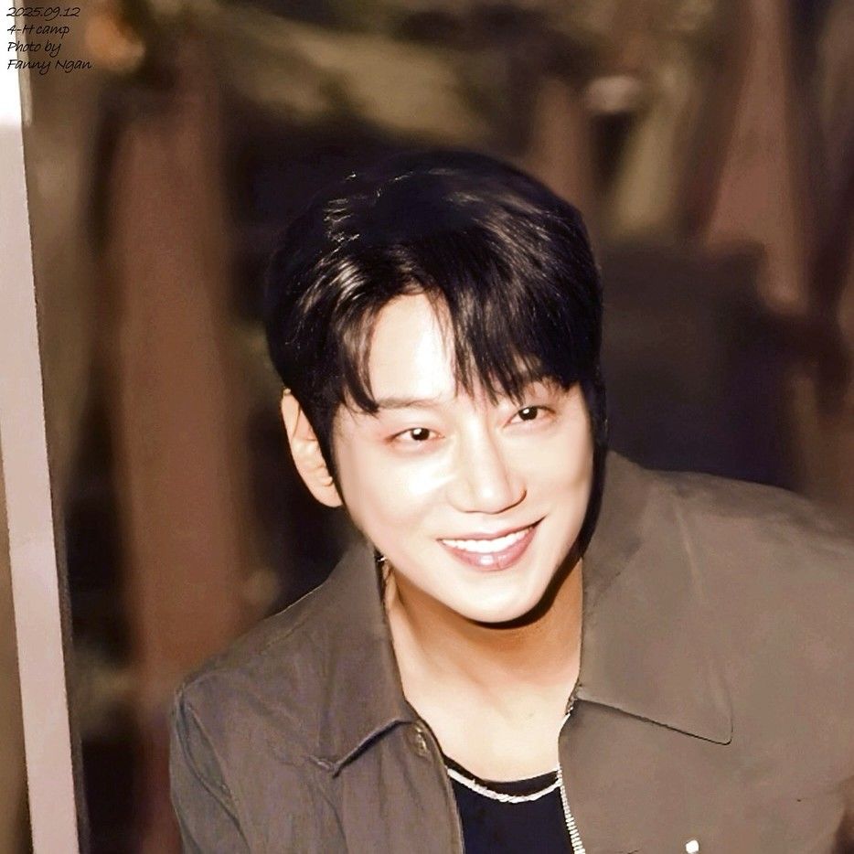 A moment captured by Hwang Chiyeol's fan