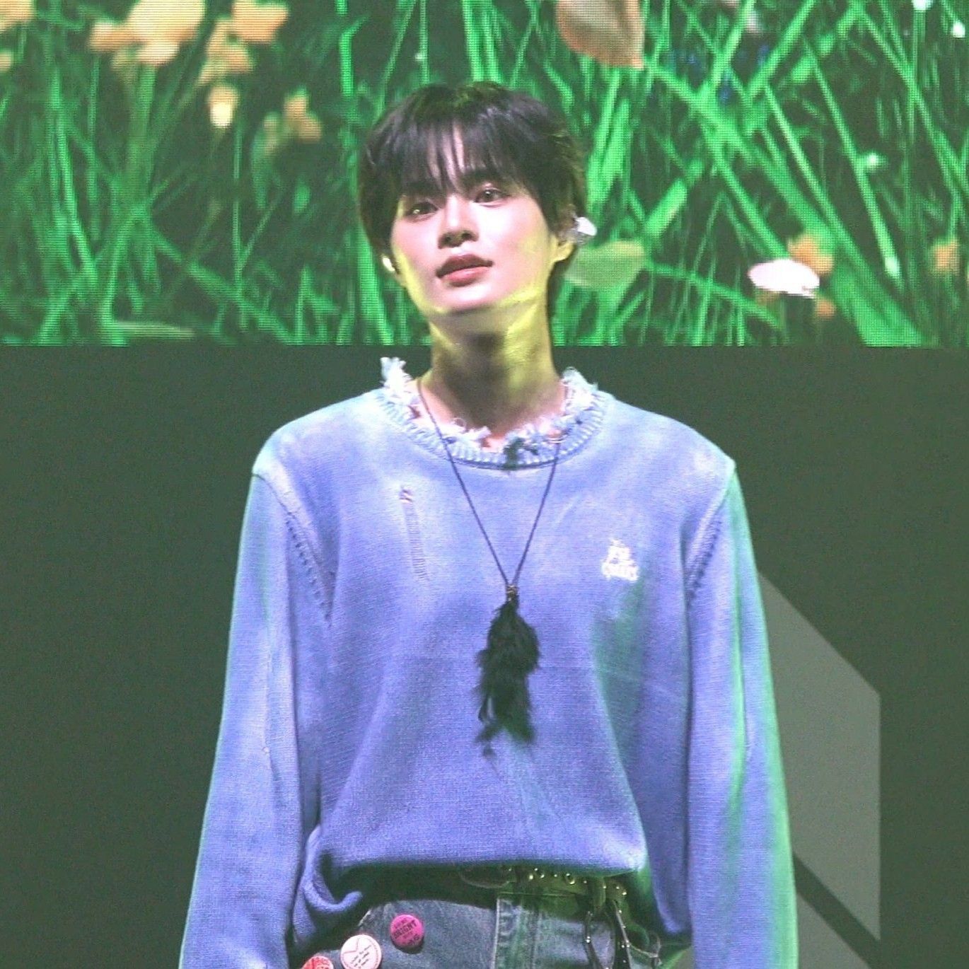 A moment captured by Lee Daehwi (AB6IX)'s fan
