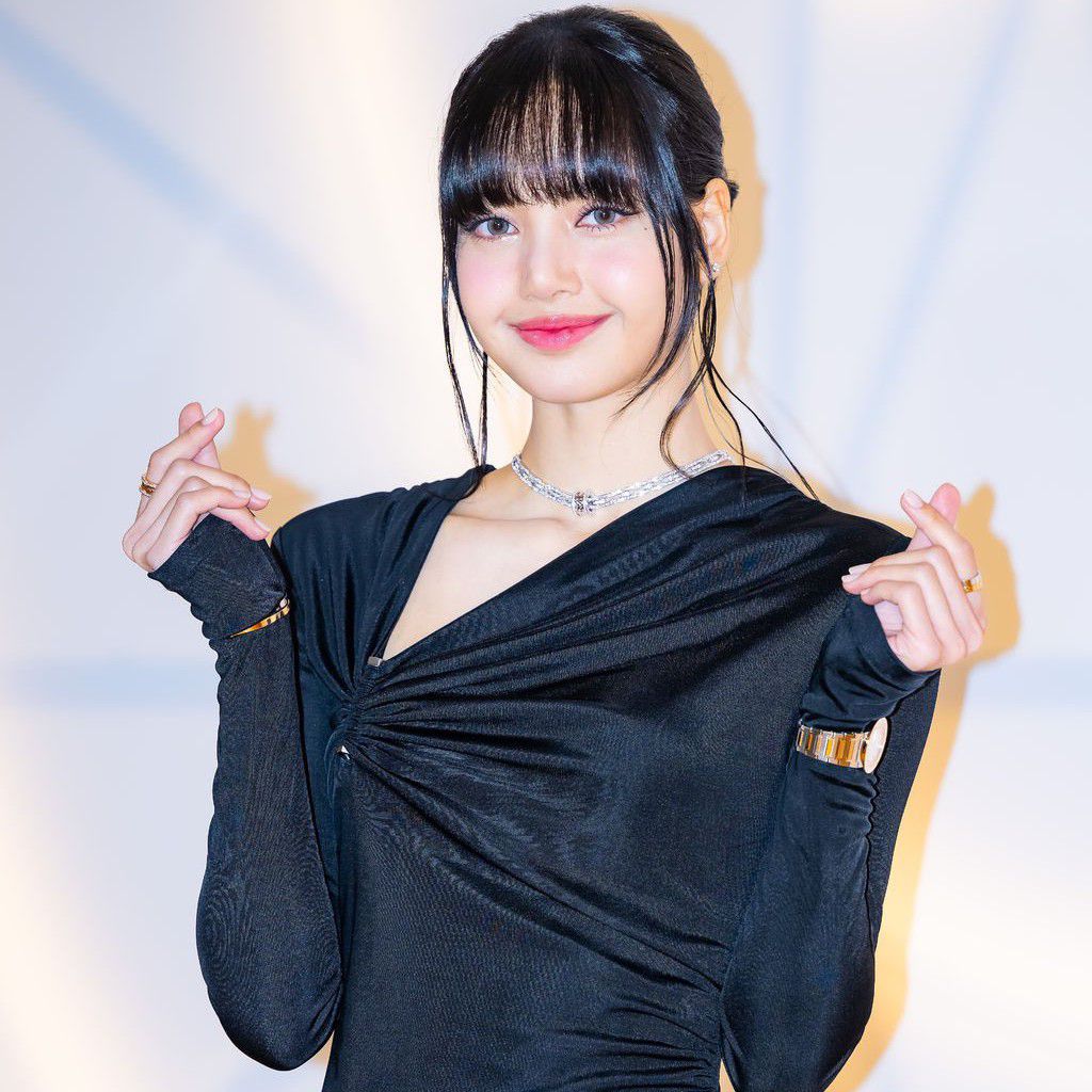 Latest photo of Lisa (BLACKPINK)