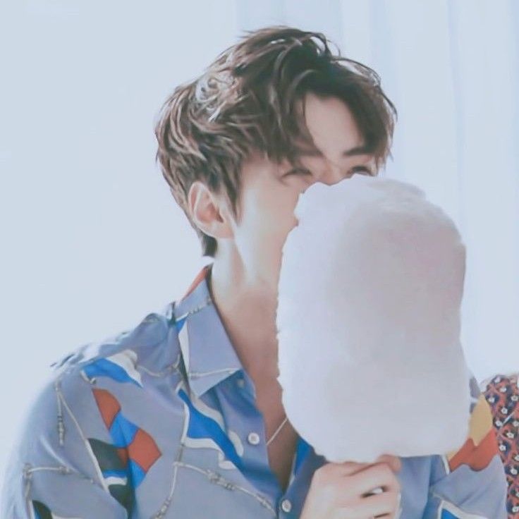 A moment captured by Sehun (EXO)'s fan