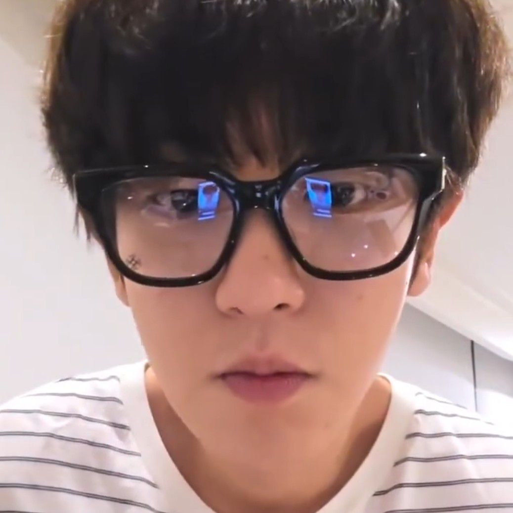 Latest photo of Chanyeol (EXO)