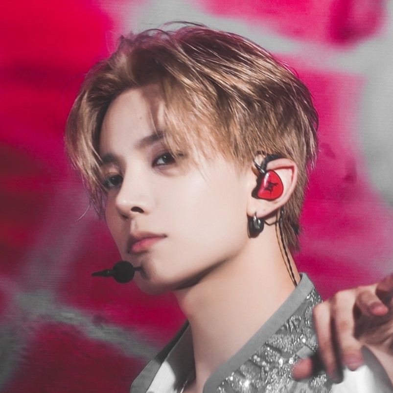 Latest photo of Heeseung (ENHYPEN)