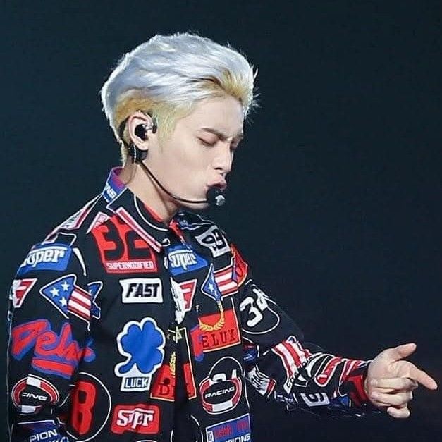 Behind-the-scenes cut of Jonghyun (SHINee)