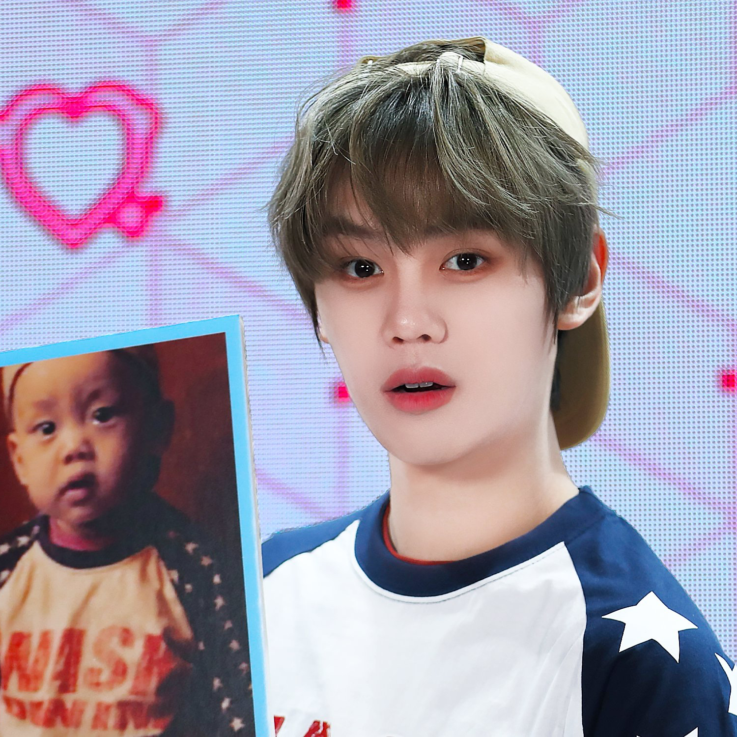 A moment captured by Kim Gyuvin (ZEROBASEONE)'s fan