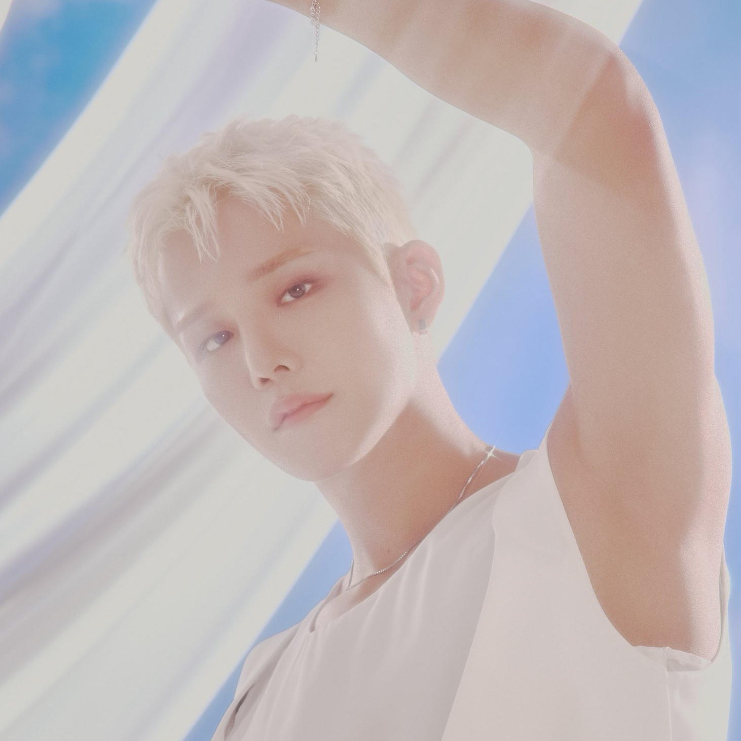 Behind-the-scenes cut of Seunghun (B.D.U)