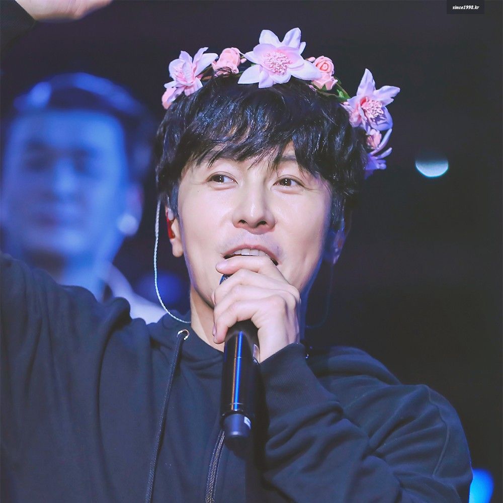 Behind-the-scenes cut of Kim Dongwan (SHINHWA)