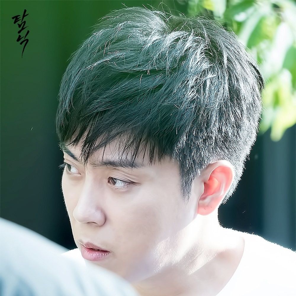 A moment captured by Eun Jiwon (SECHSKIES)'s fan
