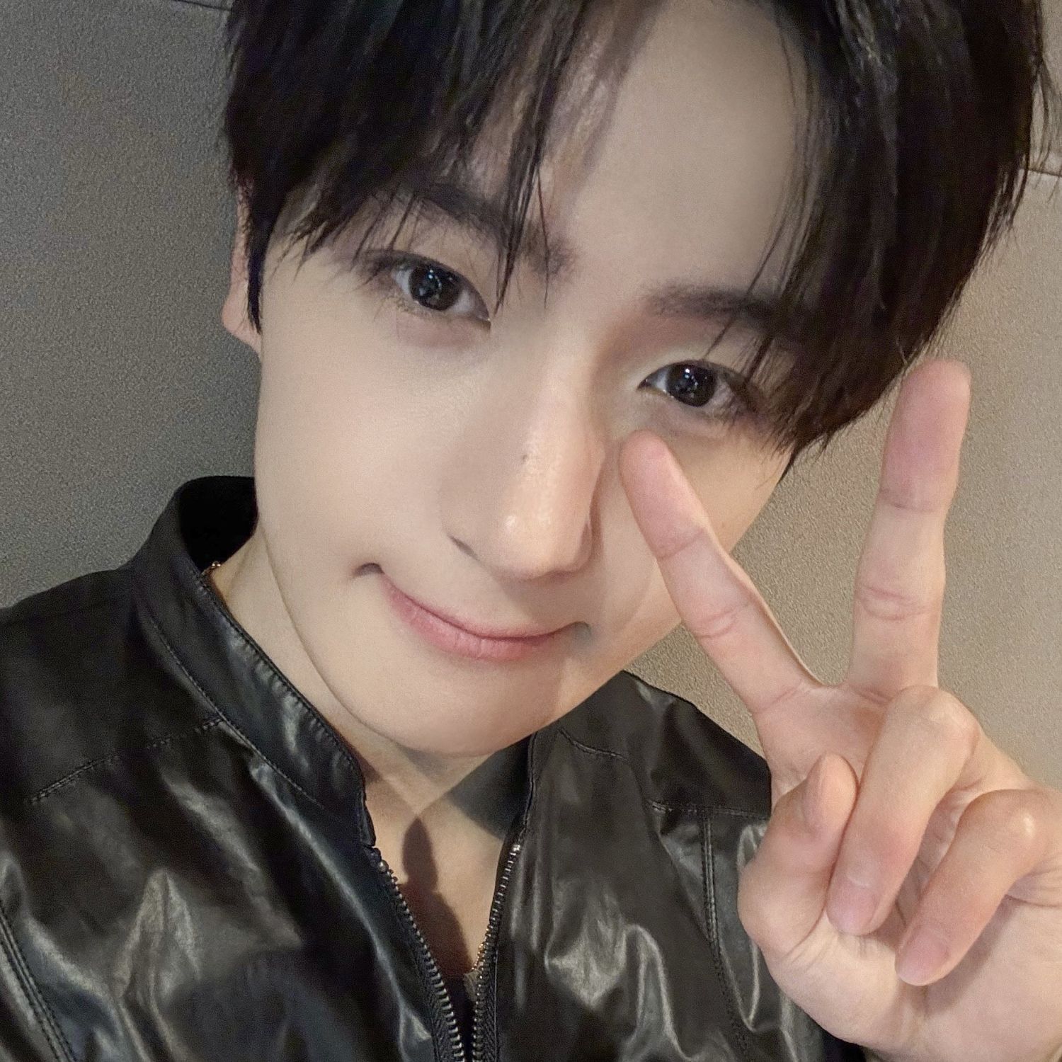 A moment captured by Hyunjae (THE BOYZ)'s fan