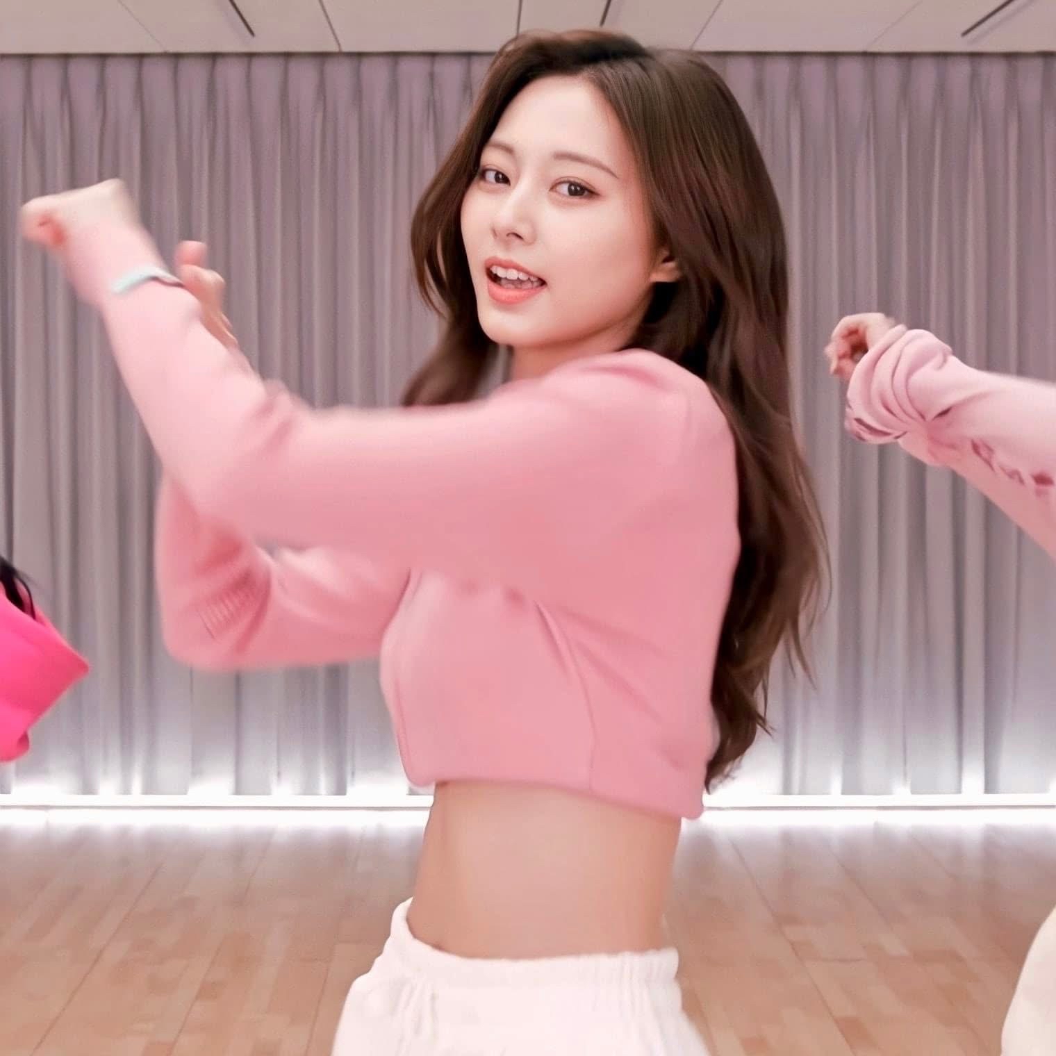 ツウィ (TWICE)の最新写真
