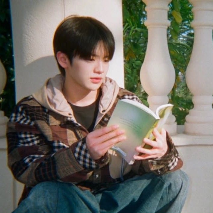 Behind-the-scenes cut of Lee Daeul (POLARIX)