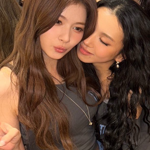 A moment captured by Sana (TWICE)'s fan