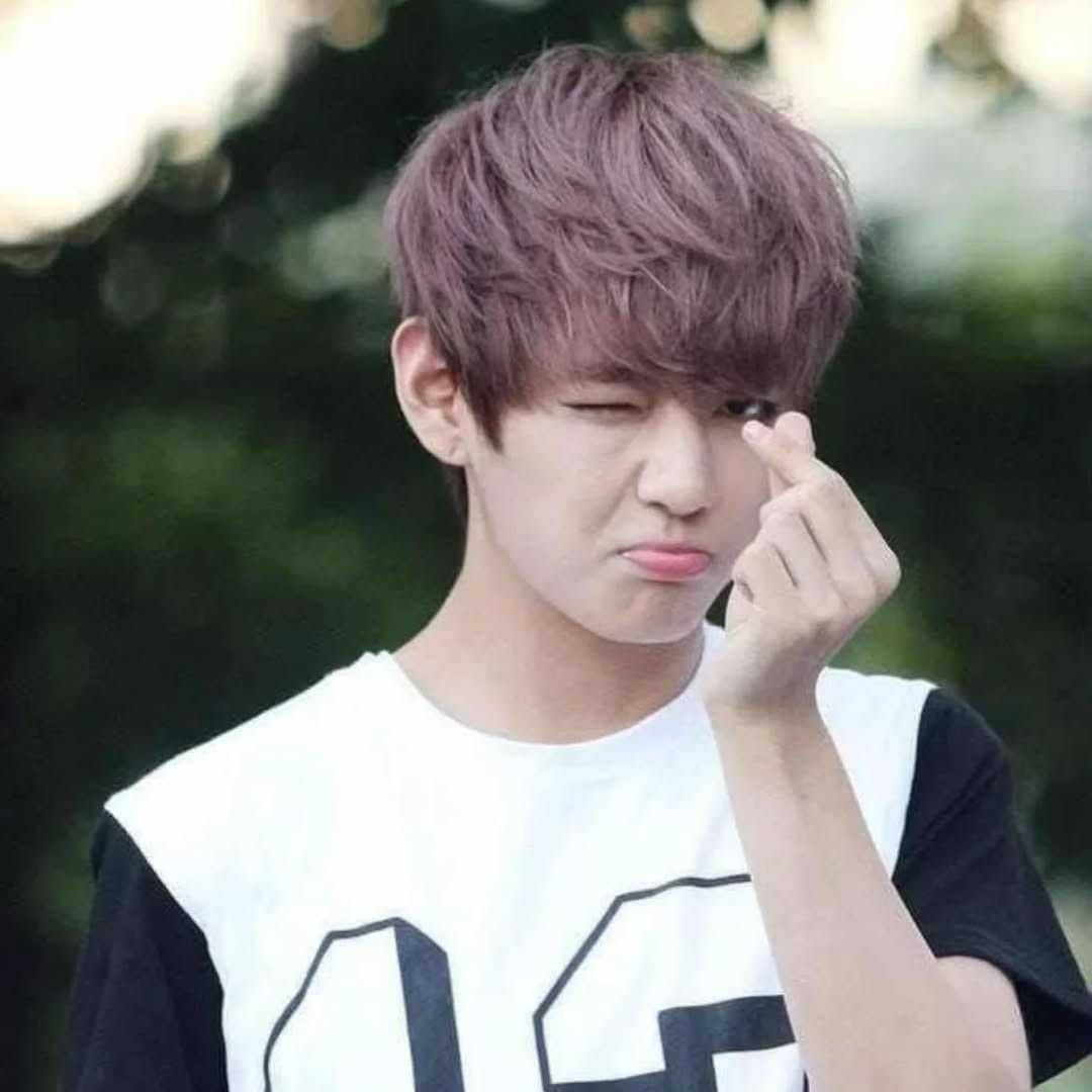 뷔 (방탄소년단) 최근 활동샷