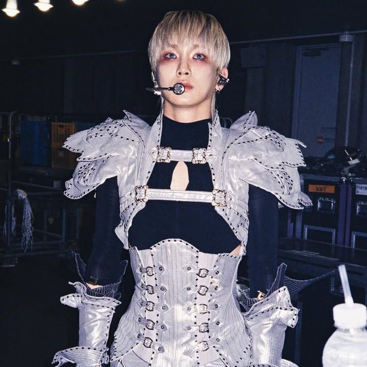 Behind-the-scenes cut of Jonghyun (SHINee)