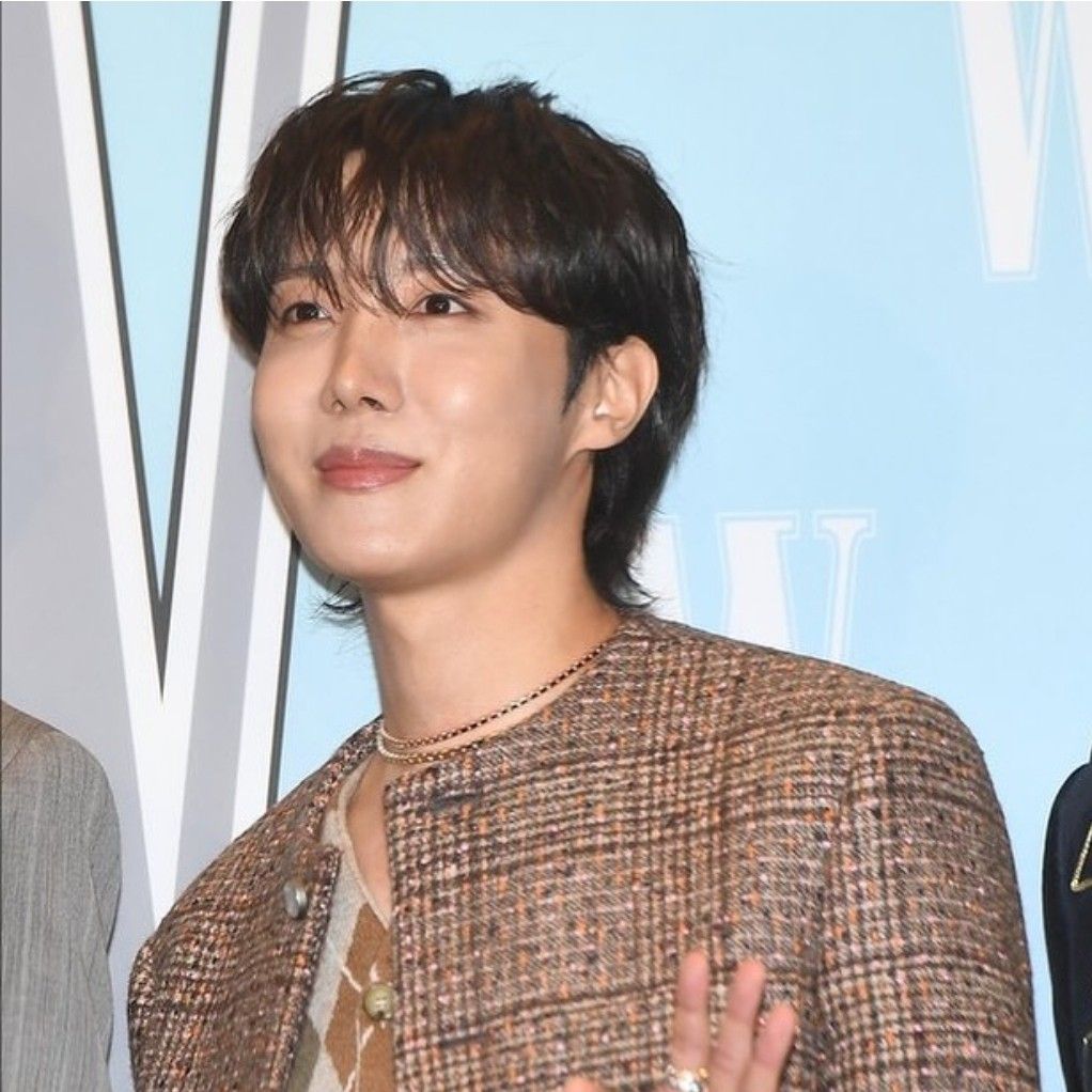 J-hope (防彈少年團)的最新照片