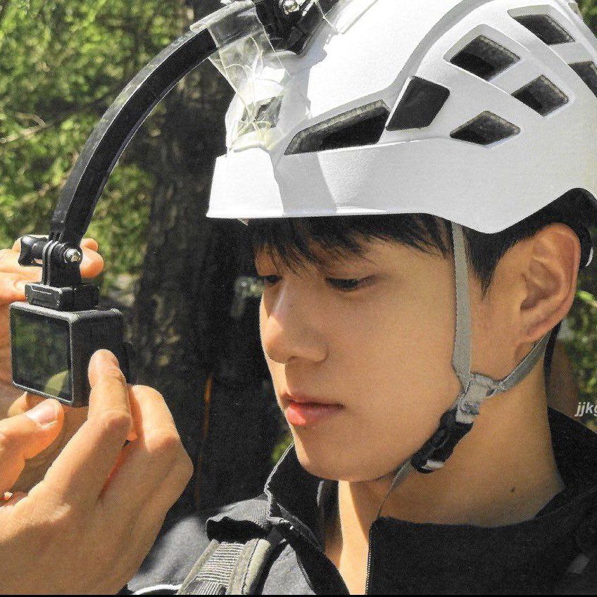 Foto aktivitas terbaru Jungkook (BTS)