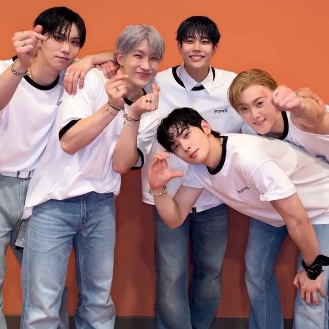 A moment captured by Jinjin (ASTRO)'s fan