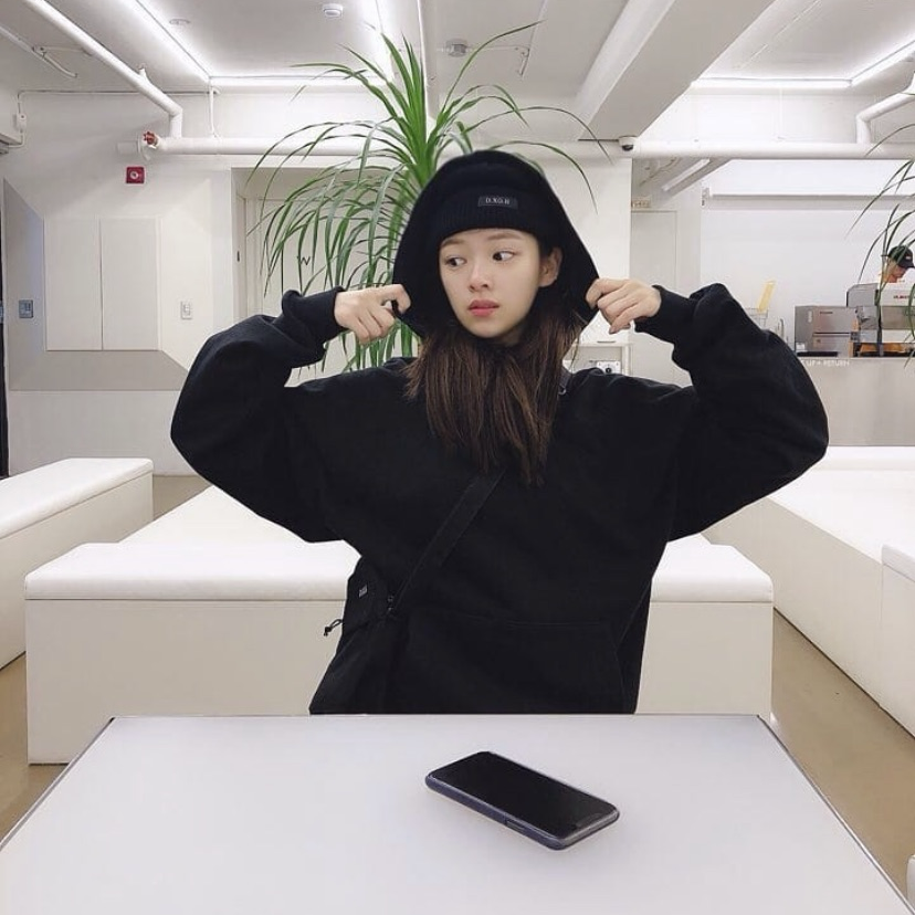 Behind-the-scenes cut of Jeongyeon (TWICE)