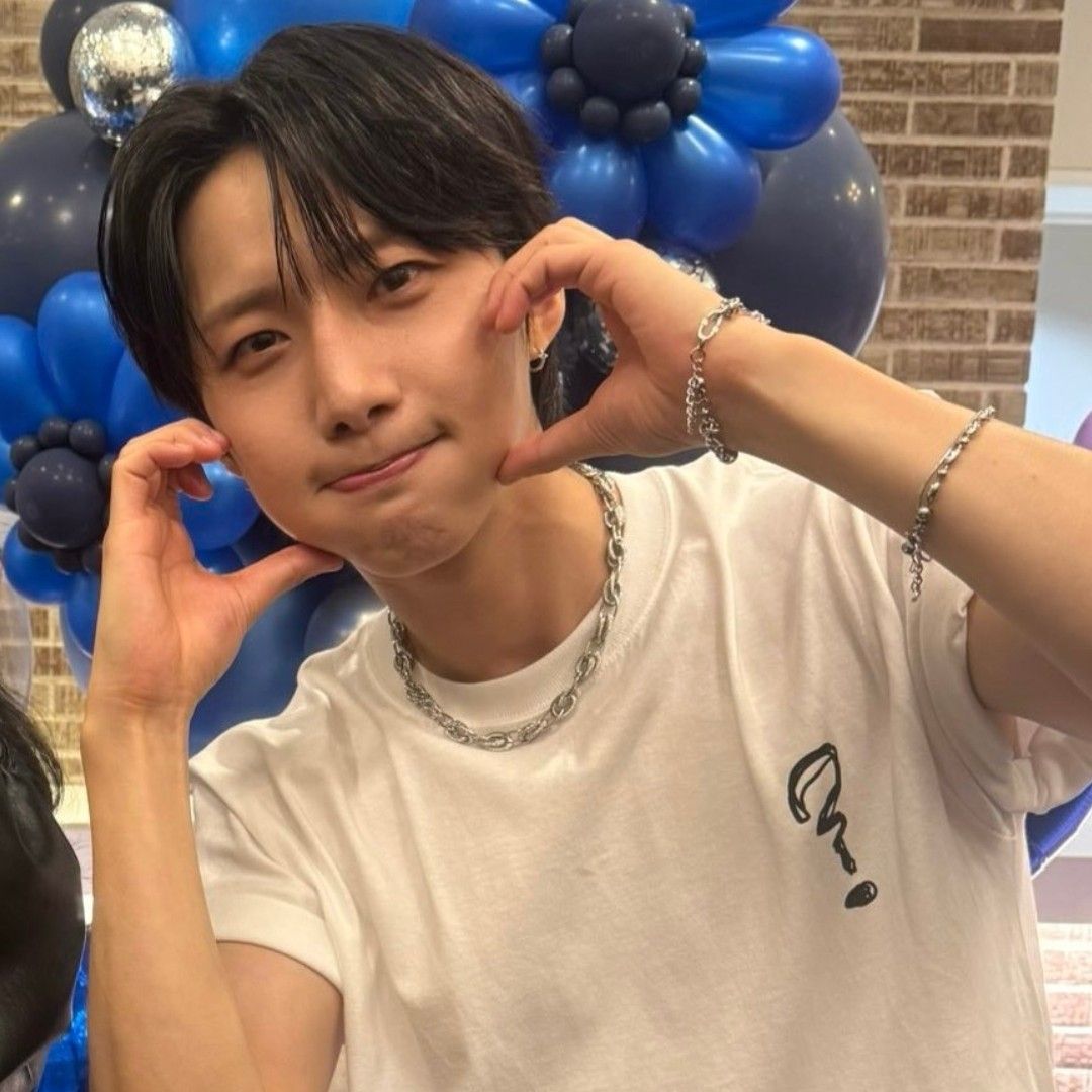 Latest photo of Hui (PENTAGON)
