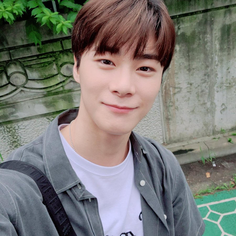 A moment captured by Moonbin (ASTRO)'s fan