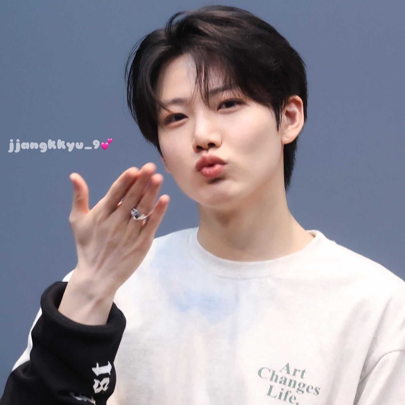 Latest photo of Junkyu (TREASURE)