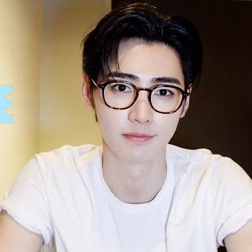 Recent activity shot of Sunghoon (ENHYPEN)