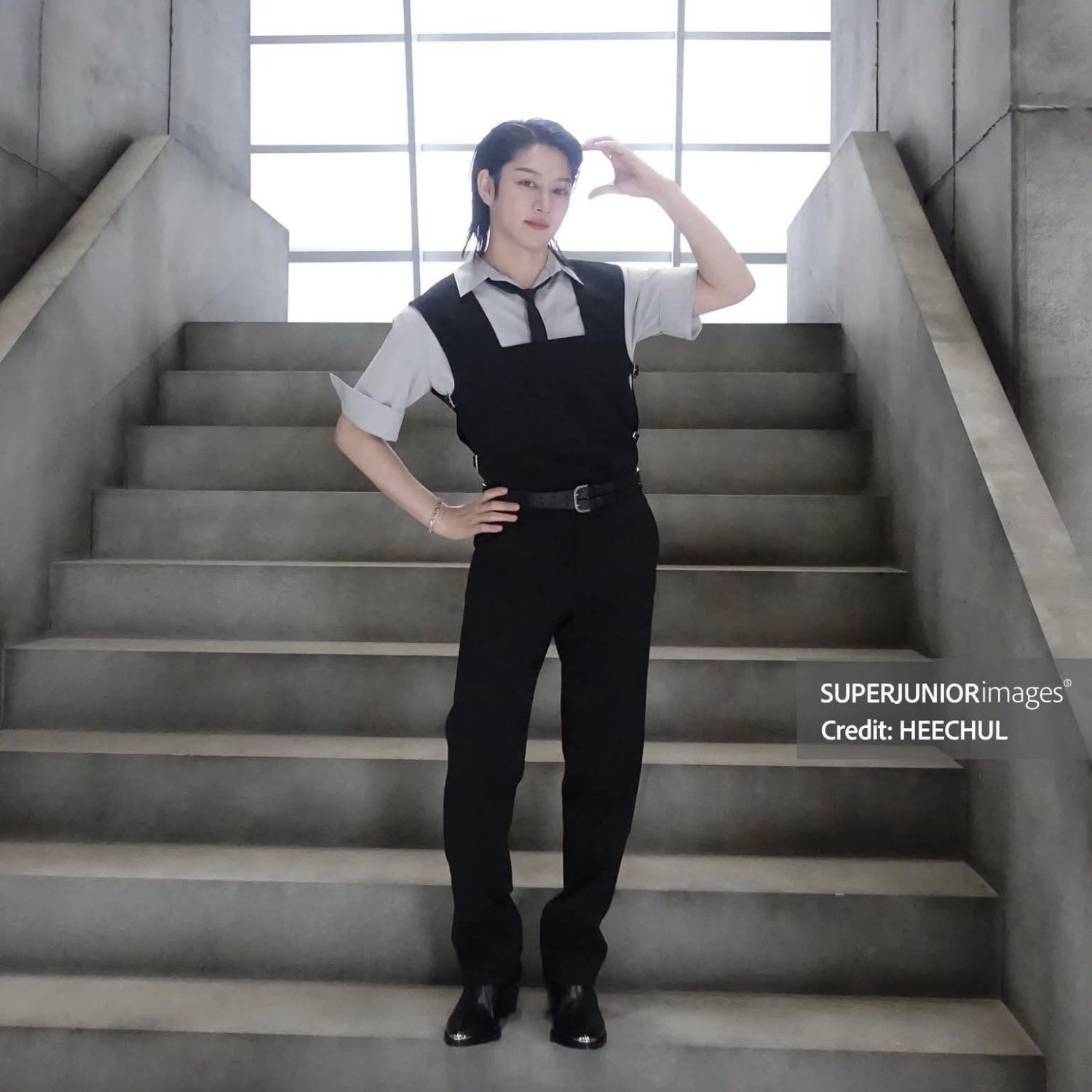Latest photo of Heechul (Super Junior)