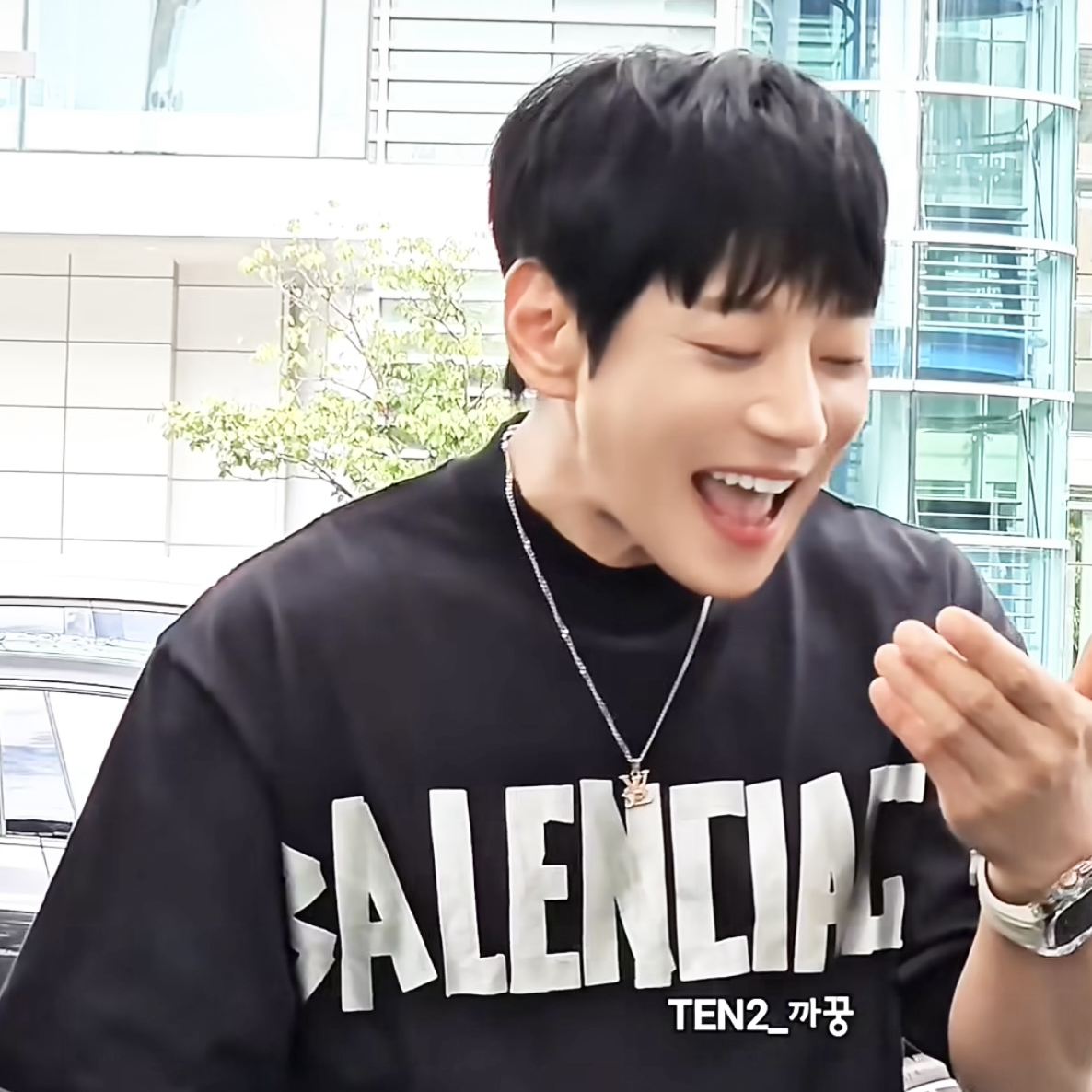 Latest photo of Hwang Chiyeol