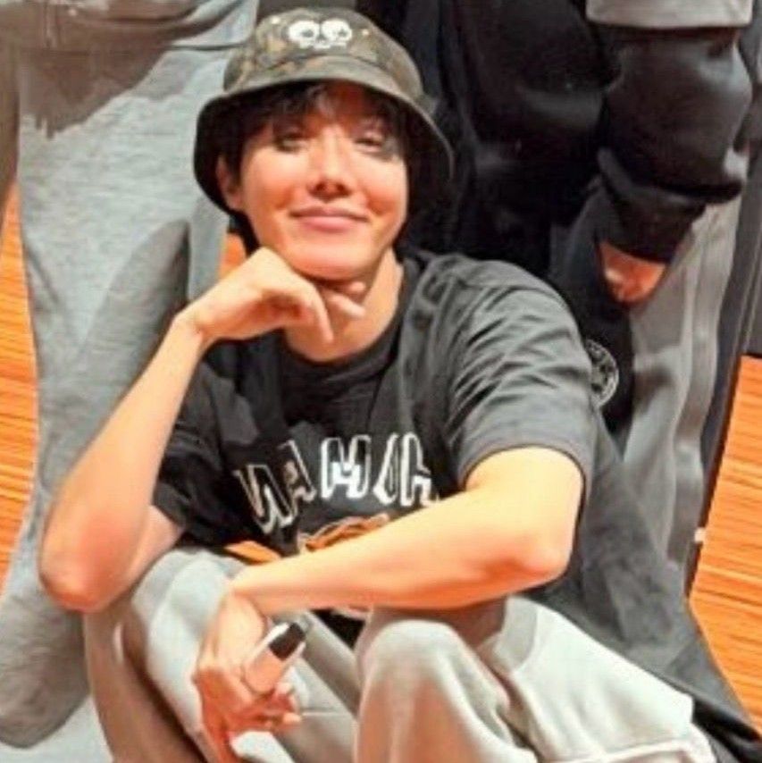 제이홉 (방탄소년단) 최근 활동샷