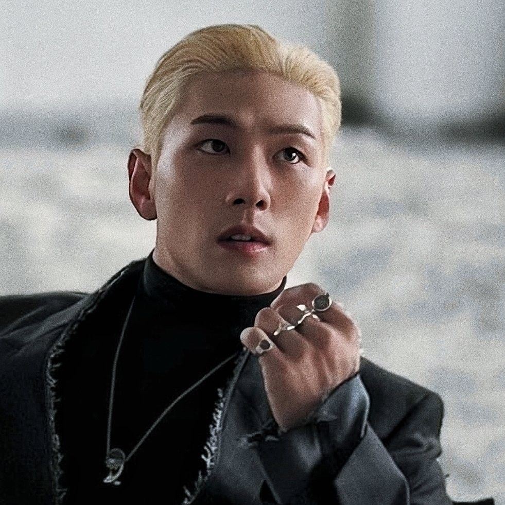 Behind-the-scenes cut of Baekho