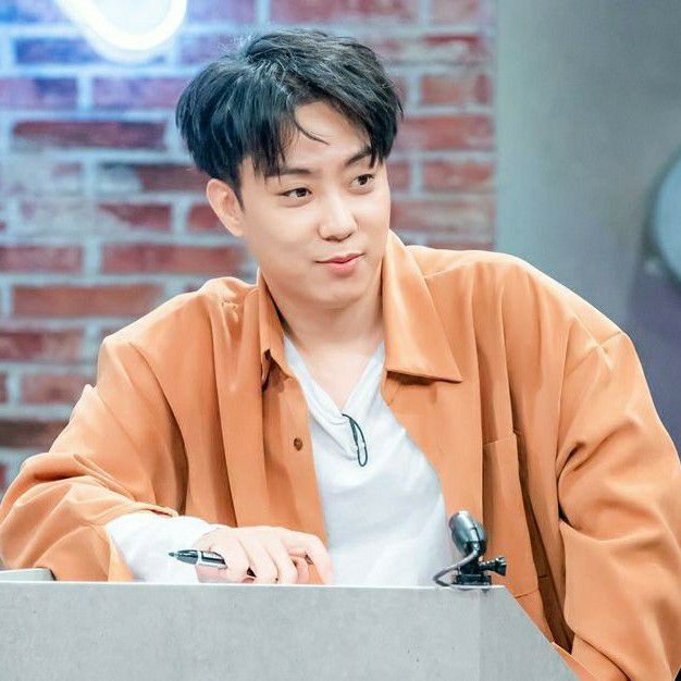 A moment captured by Eun Jiwon (SECHSKIES)'s fan