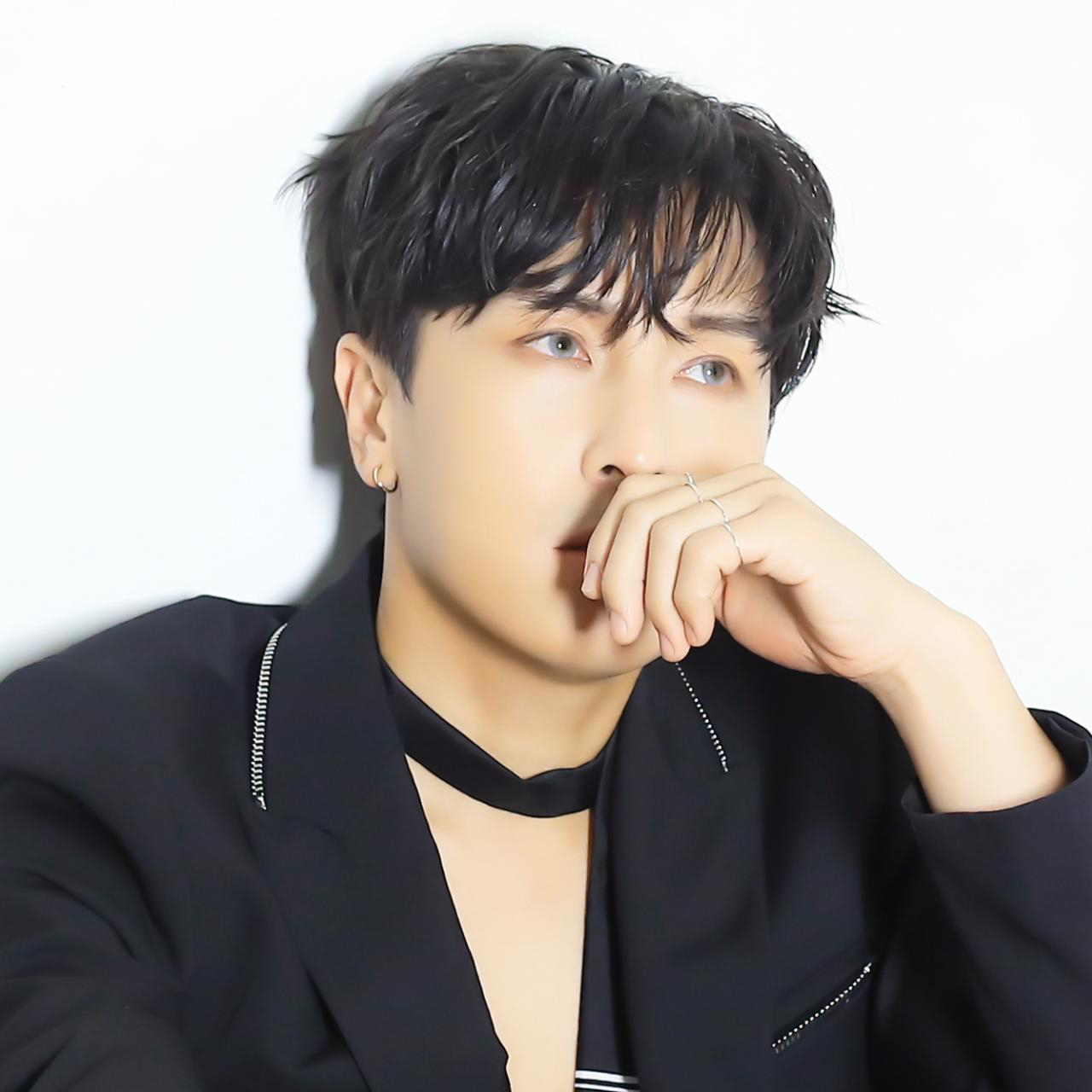 Behind-the-scenes cut of Kim Dongwan (SHINHWA)
