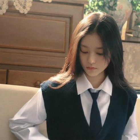 Latest photo of Haerin (NewJeans)