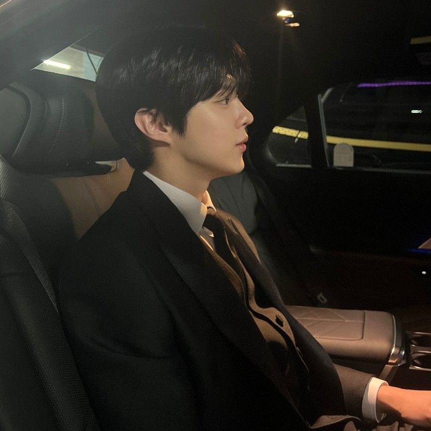 Recent activity shot of Kim Wooseok