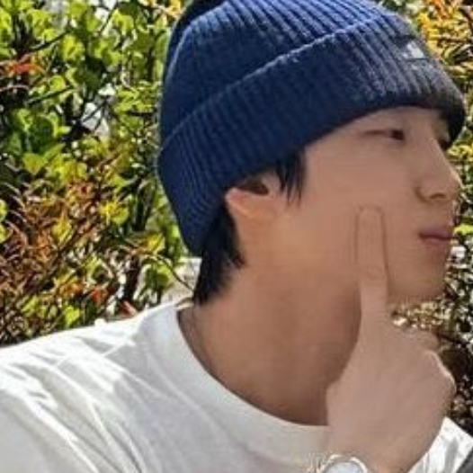 Konten idola populer yang trending di komunitas