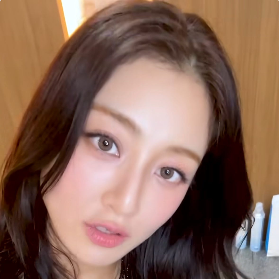 Recent activity shot of Jihyo (TWICE)