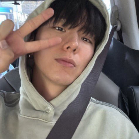 A moment captured by MONSTA X's fan