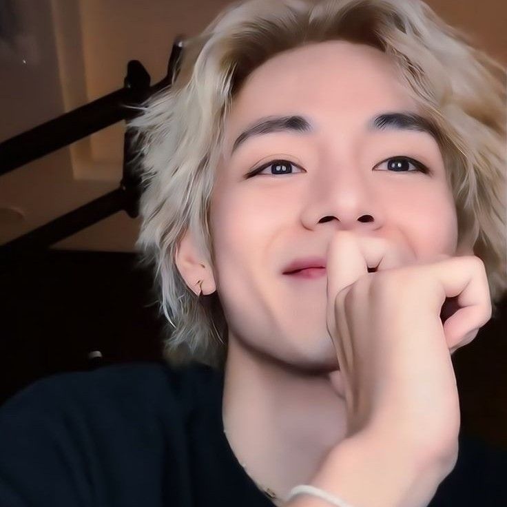 A moment captured by V (BTS)'s fan