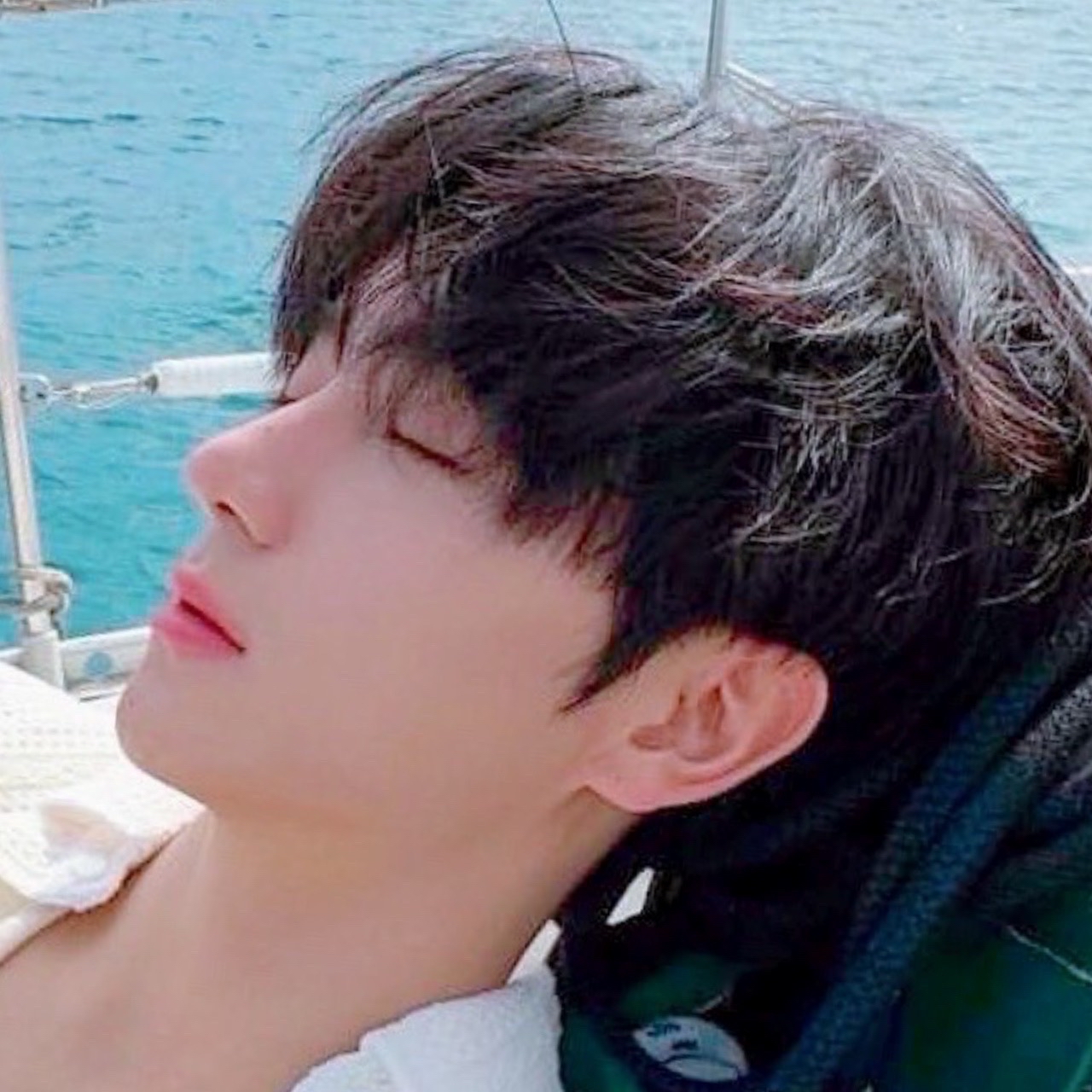 Latest photo of Hyunjae (THE BOYZ)