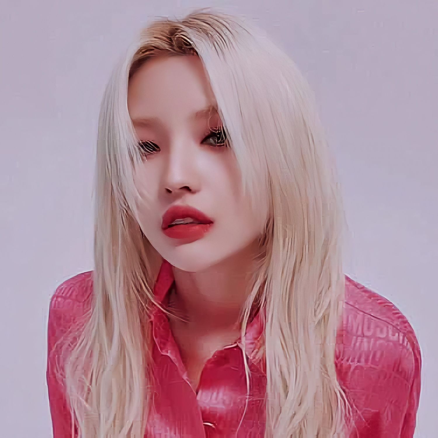 Behind-the-scenes cut of Soyeon (i-dle)