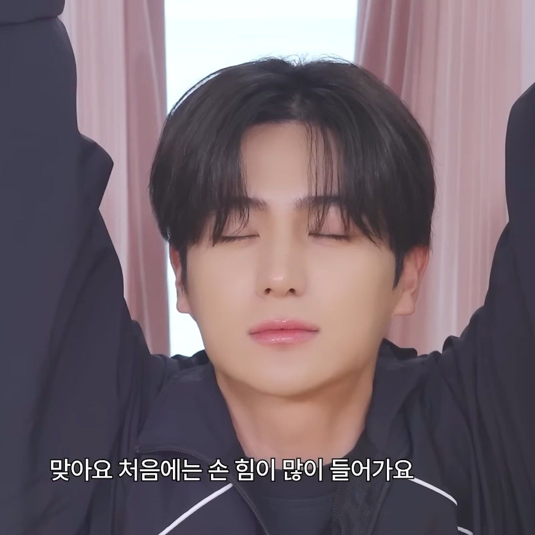 Behind-the-scenes cut of Hyunjae (THE BOYZ)