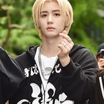 A moment captured by Leehan (BOYNEXTDOOR)'s fan