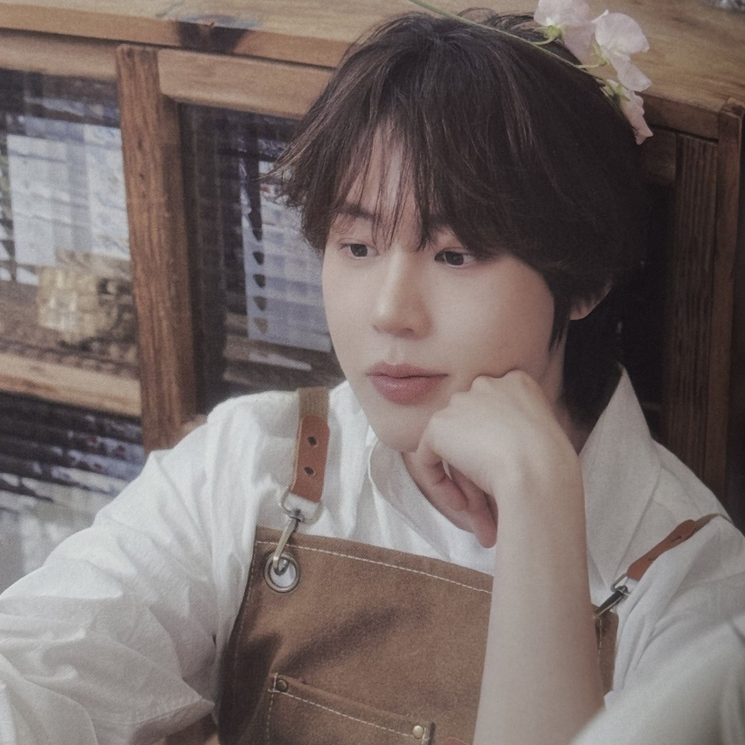 Behind-the-scenes cut of Ha Sungwoon
