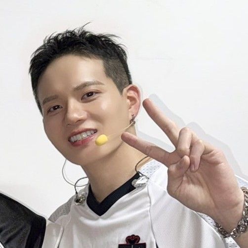 Latest photo of Peniel (BTOB)