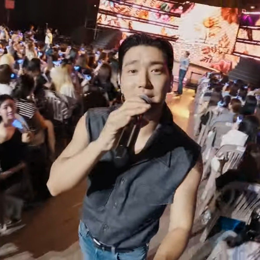 Latest photo of Siwon (Super Junior)