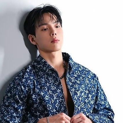 Recent activity shot of Shownu (MONSTA X)