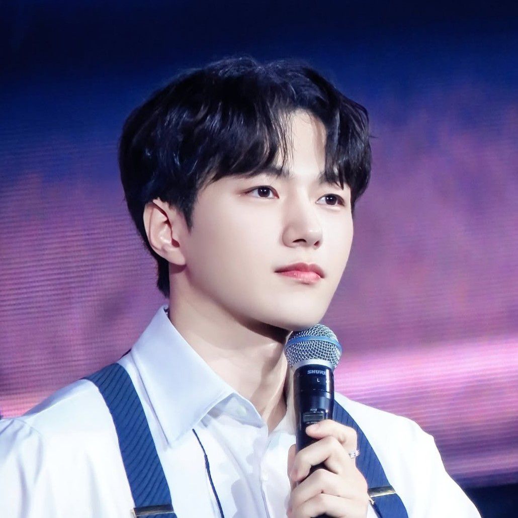 Recent activity shot of L (INFINITE)