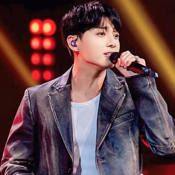 Foto aktivitas terbaru Jungkook (BTS)