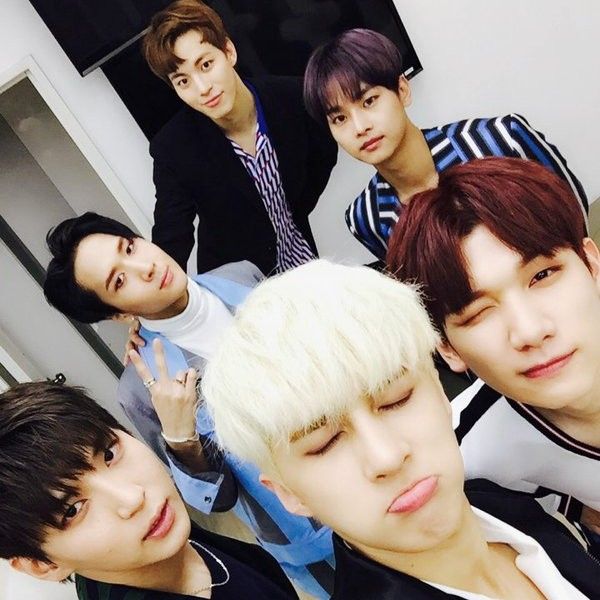 A moment captured by VIXX's fan