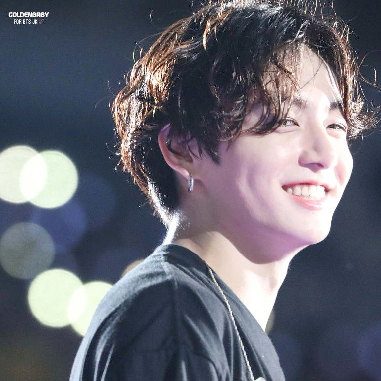 Foto aktivitas terbaru Jungkook (BTS)